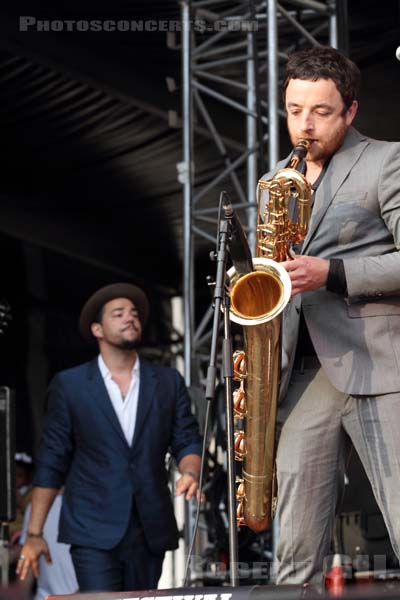 BEN L'ONCLE SOUL AND MONOPHONICS - 2014-07-20 - PARIS - Parvis de l'Hotel de Ville - 